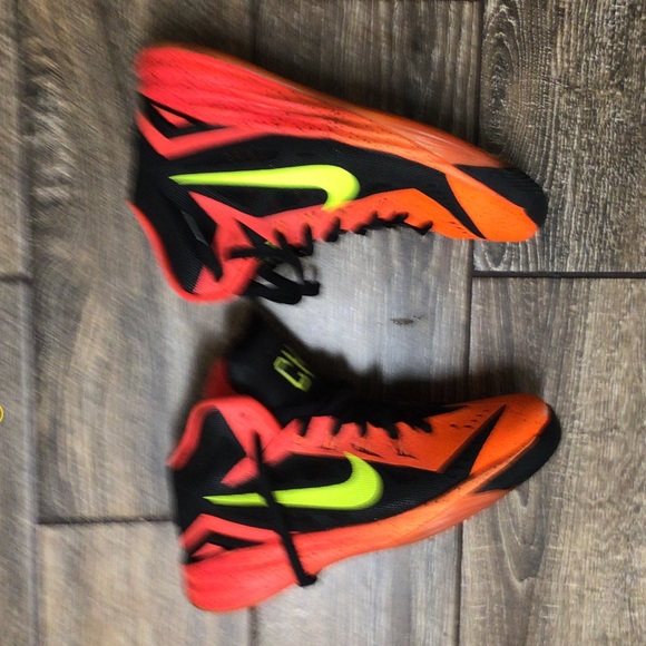 Hyper Dunk - Picture 2 of 5